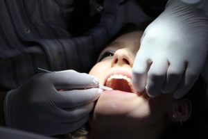 Entzündung der Zahnwurzel – Symptome und Behandlung