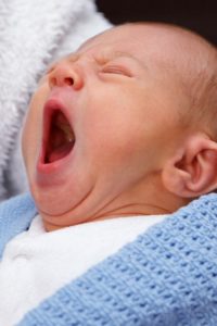 Neugeboreneninfektion – Bedeutung der Anzeichen und Behandlung