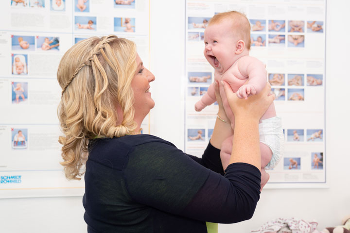 Osteopathie beim Baby mit Osteopathin Saskia de Groot