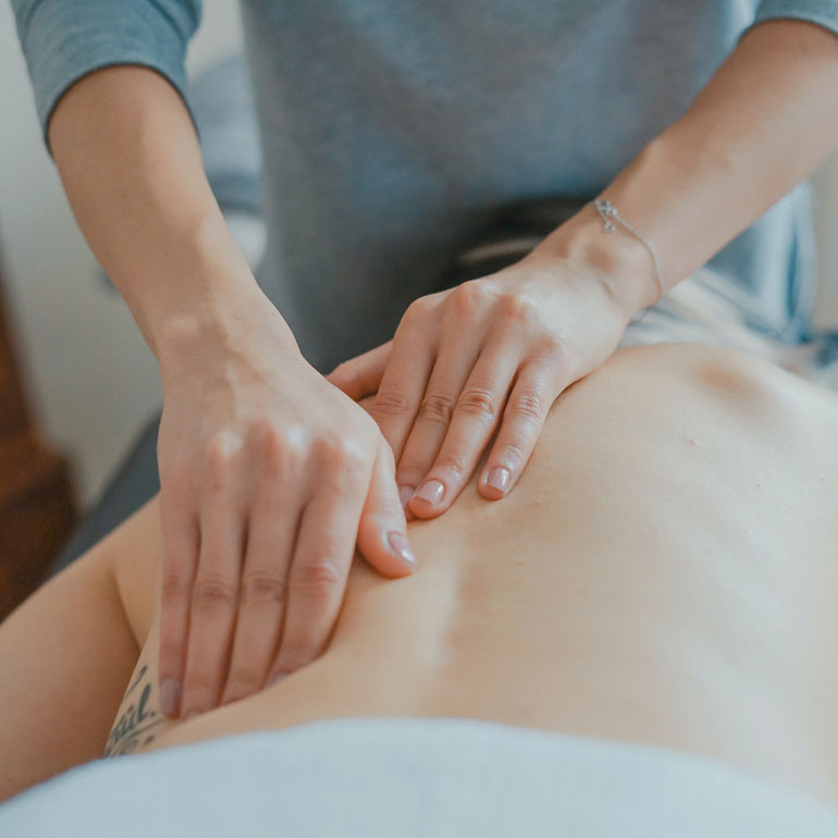 Massage zur Prävention von Rückenschmerzen